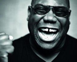 CARL COX, 자신을 브랜드화한 머천다이즈 및 의류 라인을 런칭하다