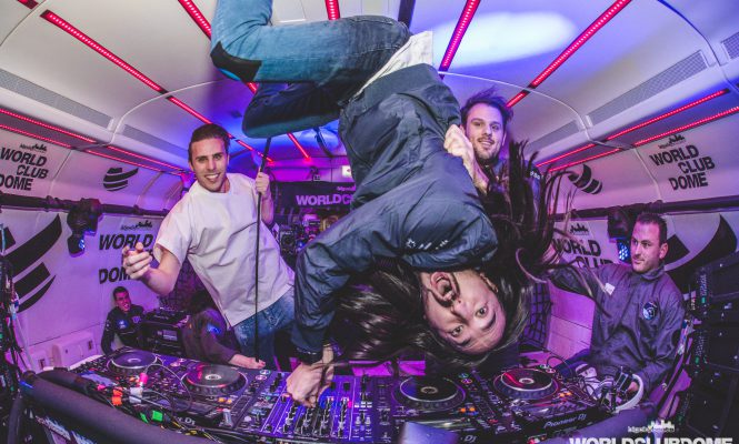 BIGCITYBEATS의 월드 클럽 돔 제로 그래비티: 플래티넘 에디션