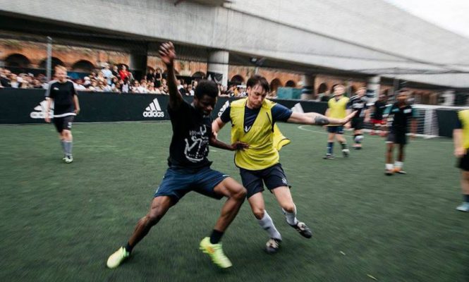 음악산업 축구팀, 전쟁 피해 아동을 후원하는 인디펜던트 뮤직 컵 참가