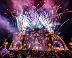 The Fantastic World Where One Can Enjoy EDM and Rides