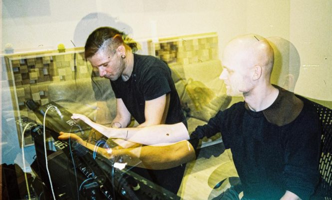 SKRILLEX AND NOISIA ARE WORKING ON MUSIC TOGETHER