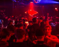 프랑스와 러시아 감성이 섞인 라운지 바, 라스푸틴