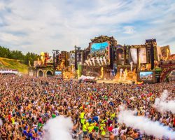 투모로우랜드, 라이브 스트림 라인업으로 칼 콕스, 아담 베이어 등 확정!