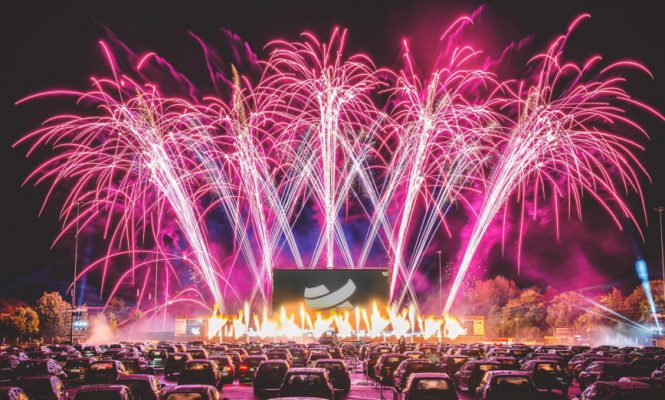 COVID-19로 인해 봉쇄된 가운데 독일 클럽들이 드라이브 인 공연을 주최하다