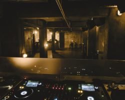 사회적 거리두기 상황이 완화됨에 따라 한국의 클럽들이 재개장하고 있다