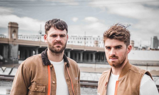 사회적 거리두기 없이 개최된 THE CHAINSMOKERS 콘서트가 현재 조사 중이다.