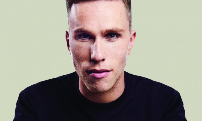 NICKY ROMERO가 COVID-19 검사에서 양성반응이 나왔다.