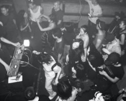 중국 일렉트로닉 음악 씬에 미친 COVID-19의 영향에 대한 BBC 팟캐스트