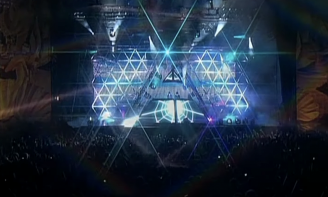 그 동안 볼 수 없었던 DAFT PUNK의 2007년 ALIVE 투어 영상이 온라인에 등장했다.