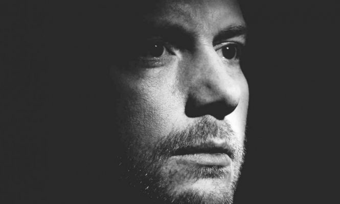 에릭 프리즈의 또 다른 ID인 TONJA HOLMA의 ‘ALL NIGHT’을 들어보자.